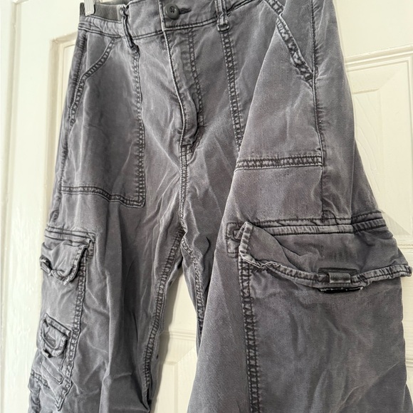 AE Gray Cargo Pants - Picture 2 of 3